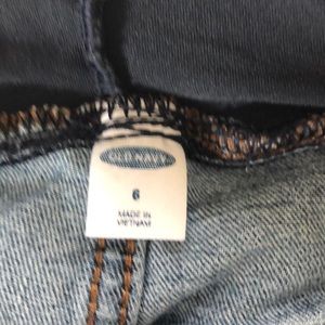 Old Navy Shorts - Old navy full panel maternity shorts Old Navy Shorts - Old navy full panel maternity shorts